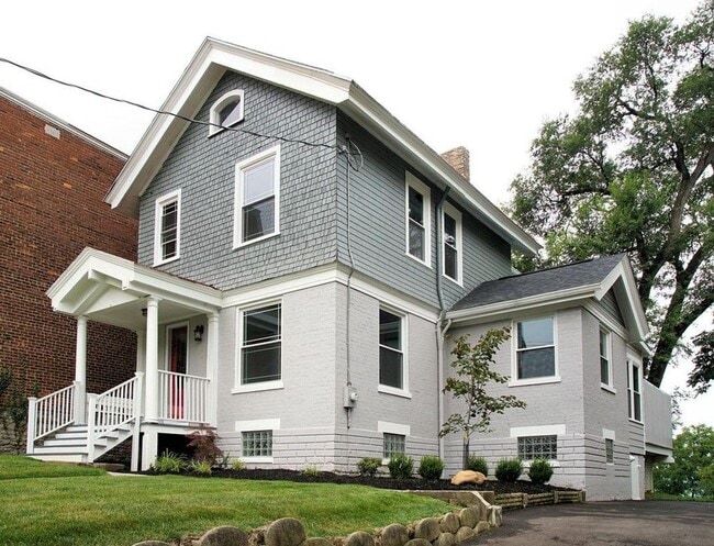 Primary Photo - Modern Upgrades in Clifton