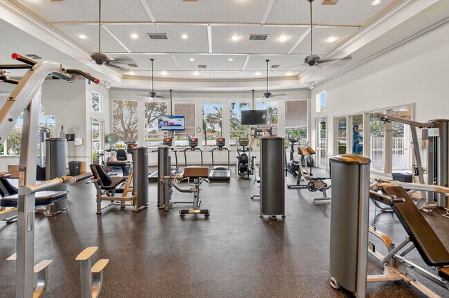 Building Photo - 9826 Vía Amati