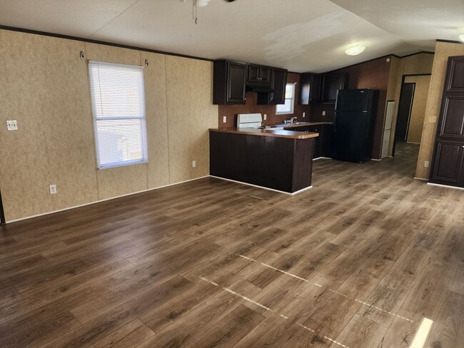 Building Photo - 1210 N Avenue K