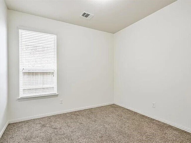 Building Photo - 2125 Sand Ridge Dr