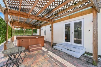 Building Photo - 244 Greymon Dr