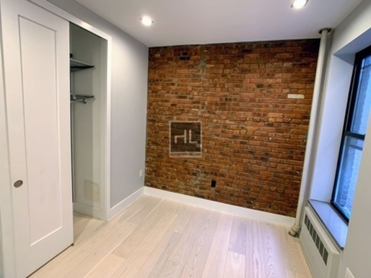 Building Photo - STANTON ST.