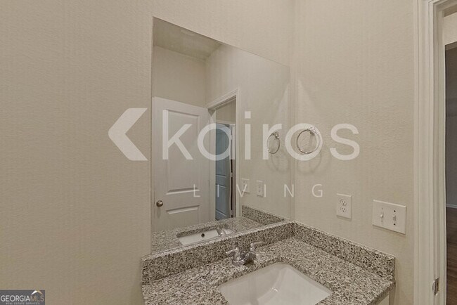 Building Photo - 3494 Bridgewood Dr