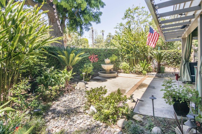 Building Photo - 924 S Orange Grove Blvd