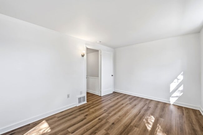 Building Photo - MOVE IN READY!! Freshly Updated 3-Bedroom Home for Rent