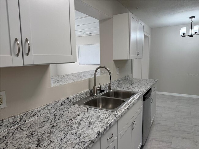 Building Photo - 6470 Savannah Pl