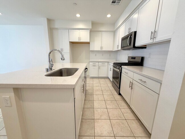 Building Photo - Charming 3bed 2.5 bath Simi Valley Home