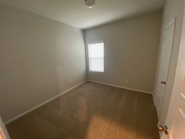 Building Photo - Brand New 3 Bed, 2 Bath in Maxwell!