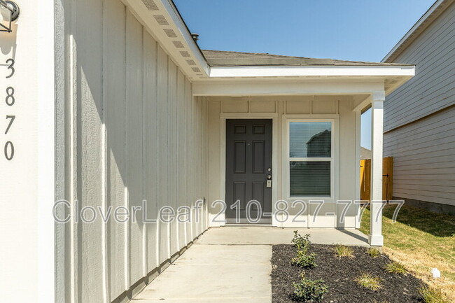 Building Photo - 3870 Trail de Paris