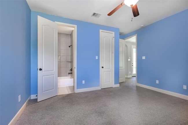 Building Photo - 22419 Banewood Dr