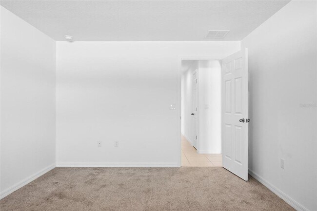 Building Photo - 18 Whetstone Ln