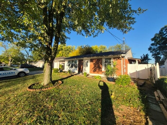 Building Photo - 65 Miriam Dr