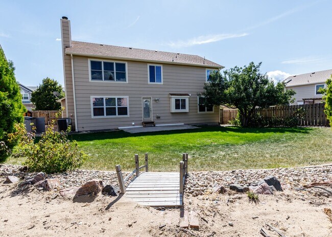 Building Photo - Stunning 5 Bedroom, 3.5 Bath Remodeled Hom...