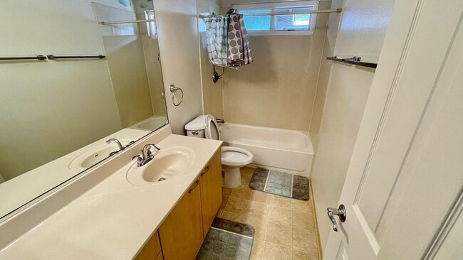 Building Photo - Single Family Home in Royale Kunia Available the end of July!