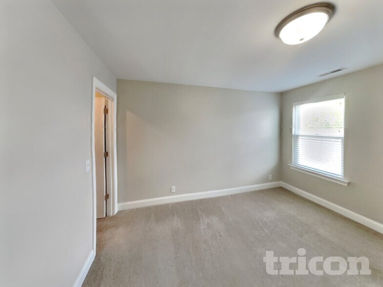 Building Photo - 607 Gallant Way