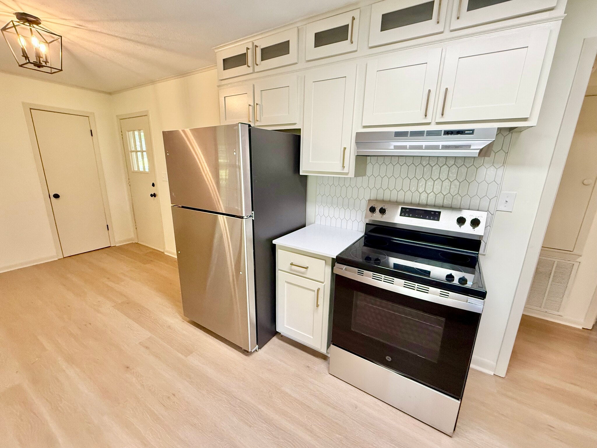 Kitchen - 246 Knight Dr