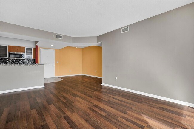 Building Photo - 2775 NE 187th St