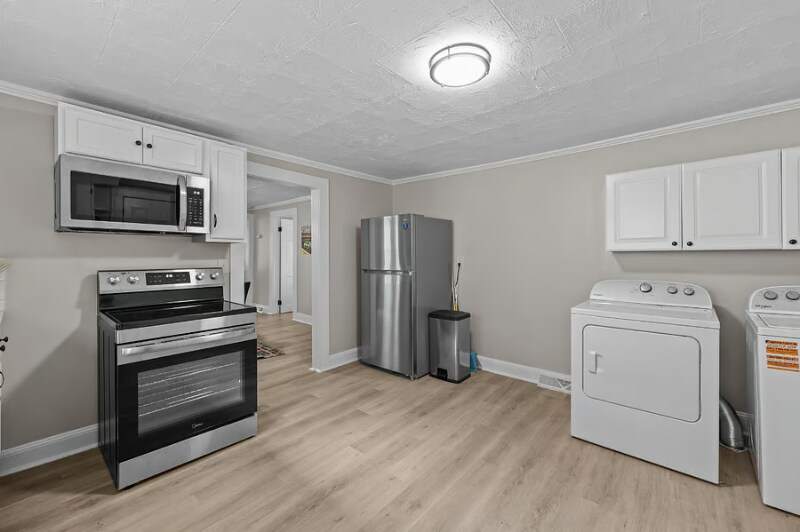 Building Photo - 105 McGill Ave NW