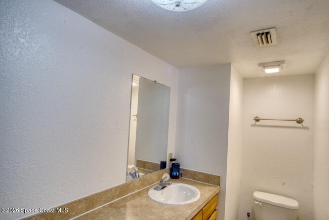 Building Photo - 130 Roosevelt Ave