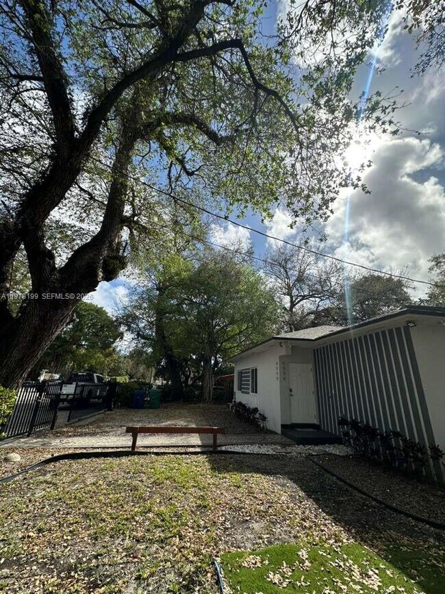 Building Photo - 9999 NW 23rd Ave