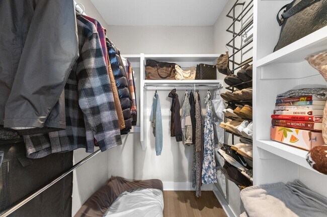 Building Photo - 293 Auden Ave