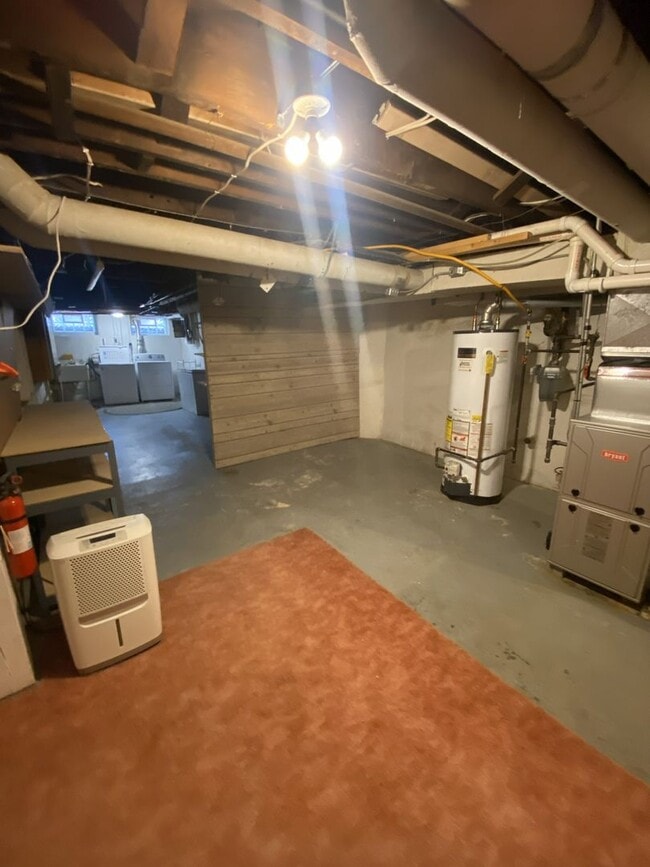 Building Photo - 125 N 9th Ave E