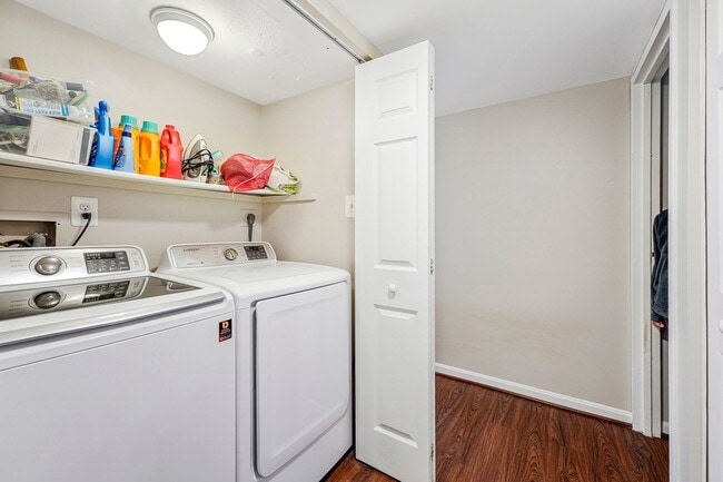 Building Photo - 2 Bedroom 2 Bathroom Condo Available for Rent