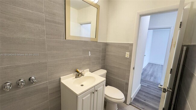 Building Photo - 1176 NW 48th St