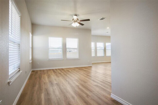 Building Photo - 511 Whirlaway Dr