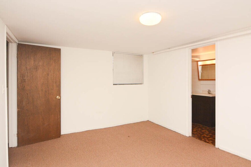 Building Photo - 3036 N Halsted St