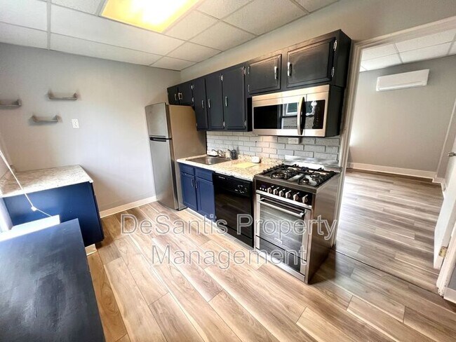 Building Photo - 1632 Steuben St