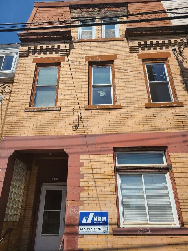 Primary Photo - 3457 Ward St