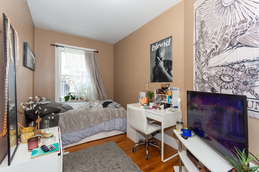 Building Photo - 21 Saint Lukes Rd