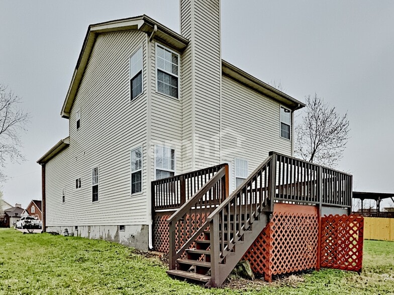 Building Photo - 2960 Riverbend Dr
