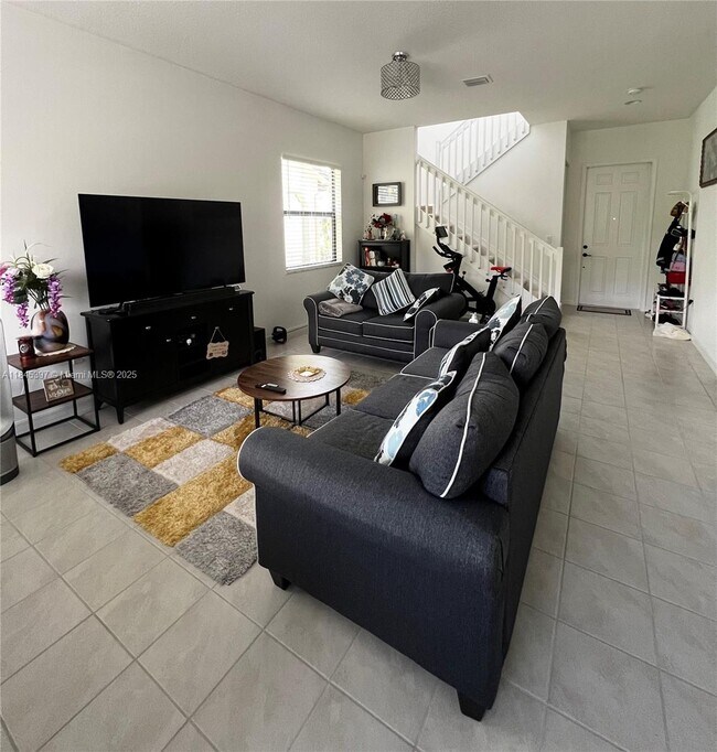 Building Photo - 8951 Madrid Cir