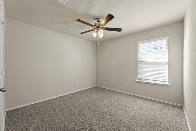 Building Photo - 1827 Brady Shores Dr