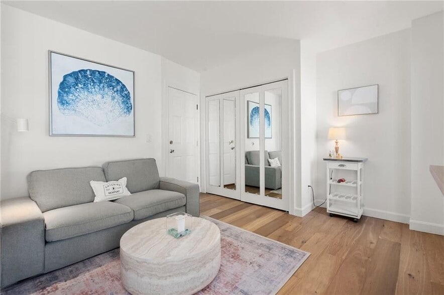 Building Photo - 58 Washington St