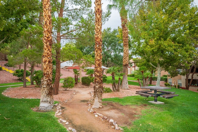 Building Photo - 231 W Horizon Ridge Pkwy