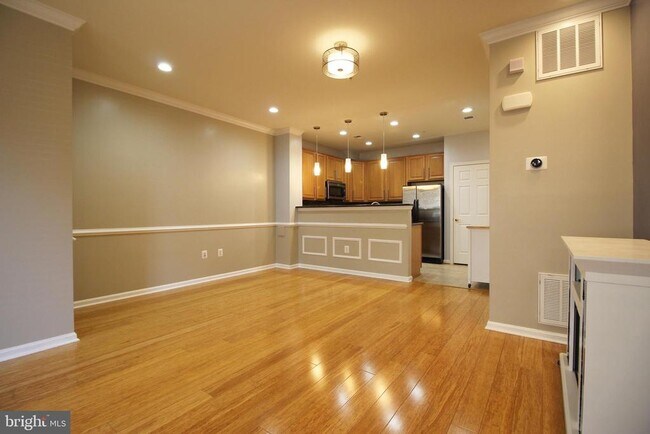 Building Photo - 2415 Rainswood Ln