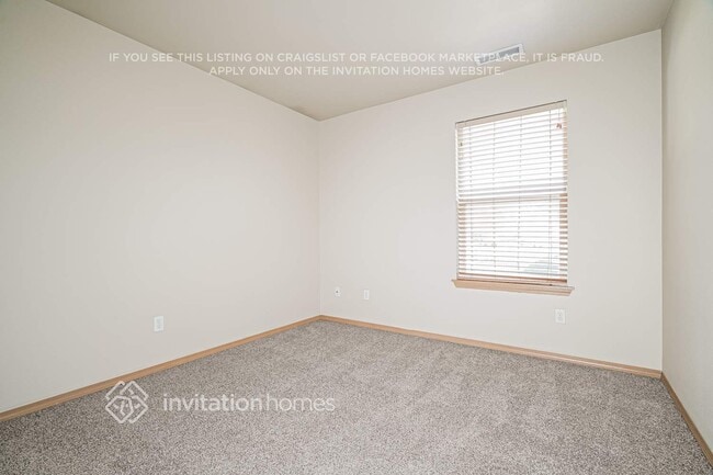 Building Photo - 14902 94th Ave Ct E