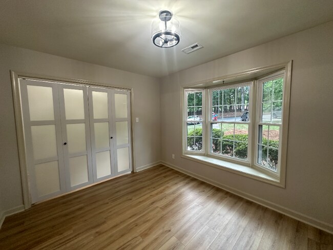 Building Photo - 2440 Cottage Pl
