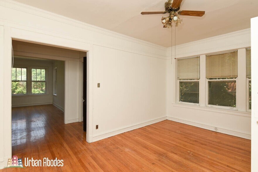 Building Photo - 5023 N Winchester Ave