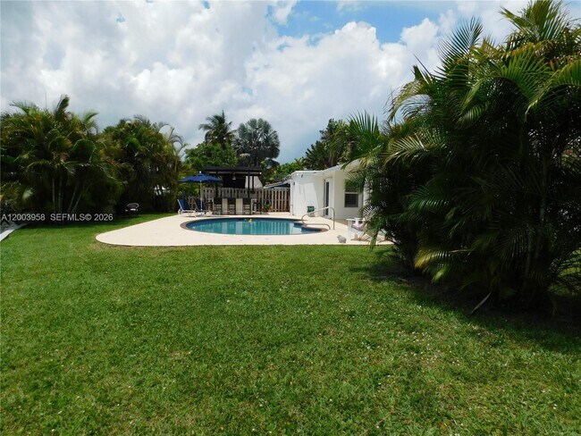 Building Photo - 108 NE 30th St