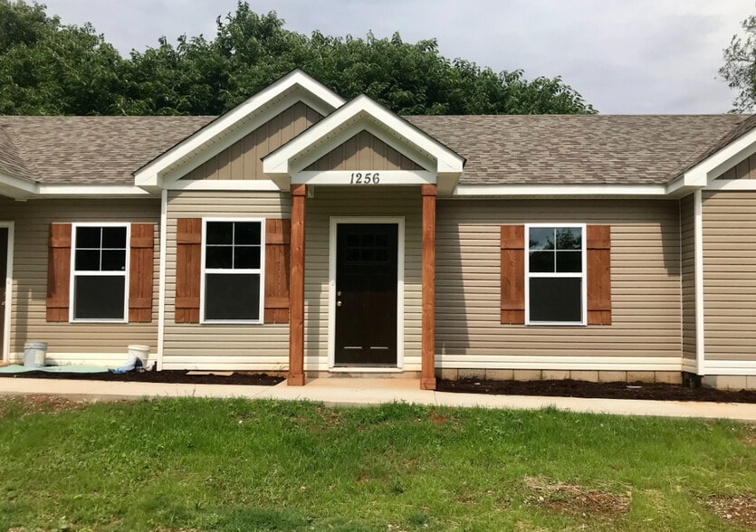 Primary Photo - 1256 Dean Dr