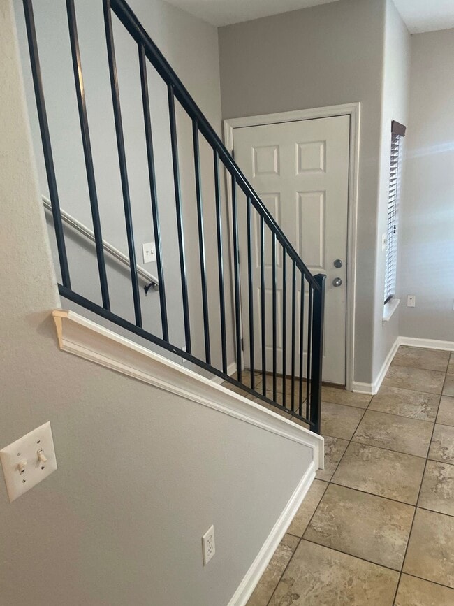 Building Photo - 2183 Del Carmel Way