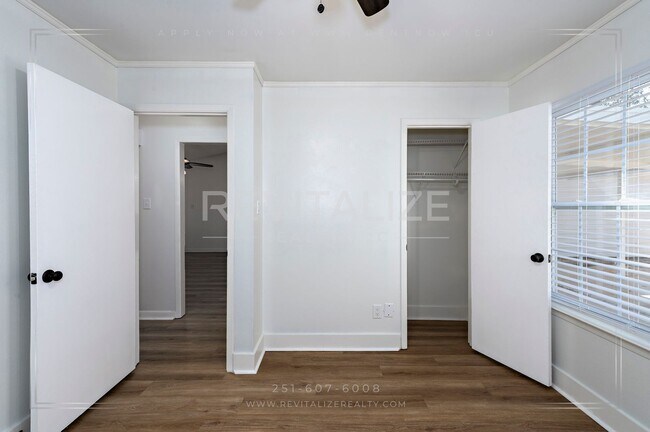 Building Photo - Beautifully Remodeled 4 Bed / 2 Bath Home near Airport Blvd