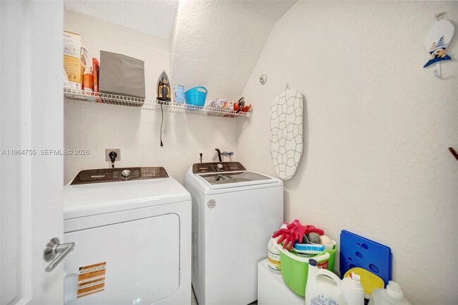 Building Photo - 10880 NW 58th Terrace