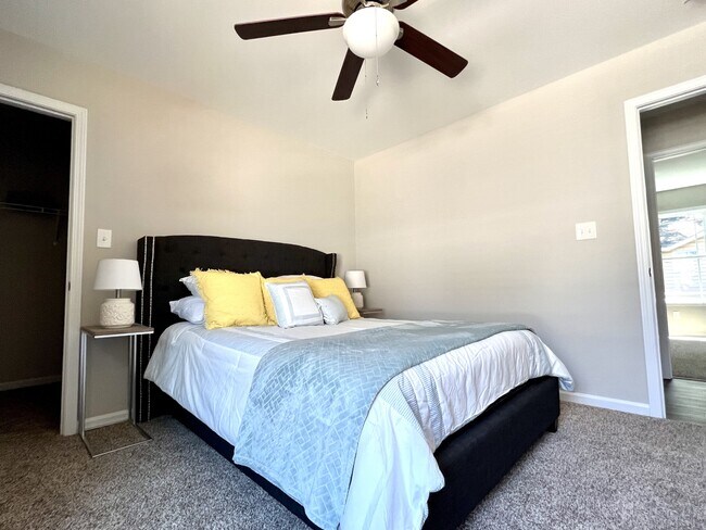 Building Photo - 634 Laundry St