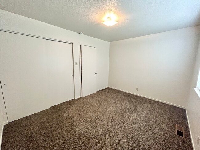 Building Photo - 1584 Johnson Ln