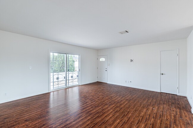 Building Photo - 8645 Hervey St